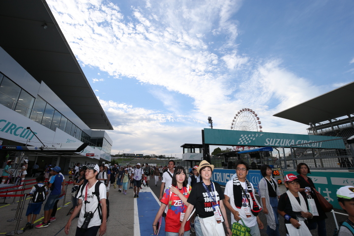 GTキッズウォーク: 親子連れが無料で招待された