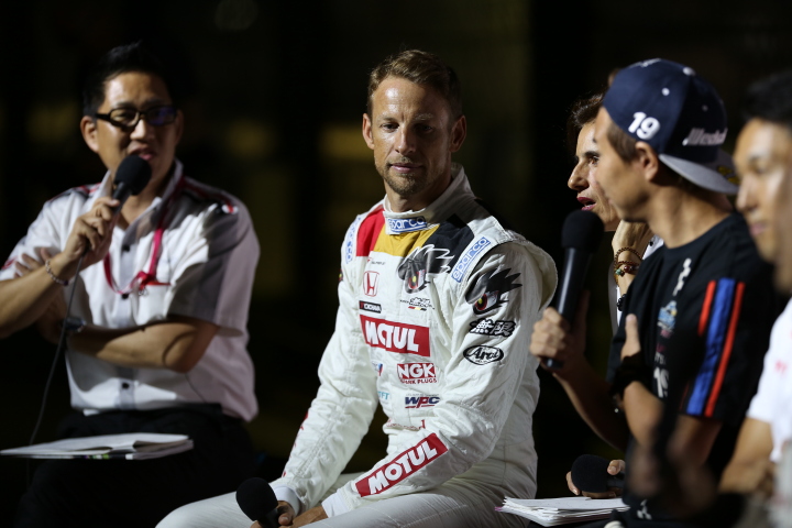 前夜祭: ジェンソン・バトン（TEAM MUGEN）と小林可夢偉（LEXUS TEAM WedsSport BANDOH）のトークショー