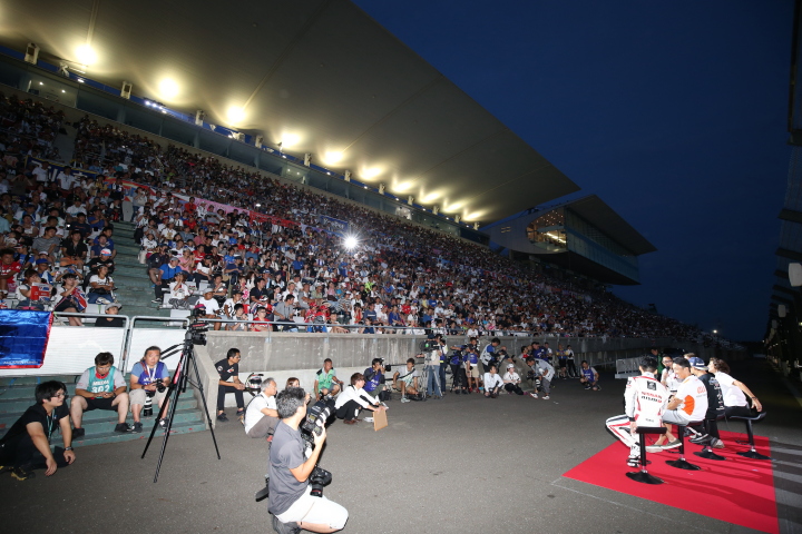 前夜祭: ジェンソン・バトン、小林可夢偉、中嶋一貴のトークショー