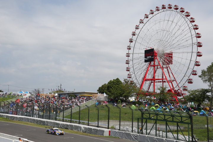 ウォームアップ: 関口雄飛／国本雄資／小林可夢偉組（WedsSport ADVAN LC500）