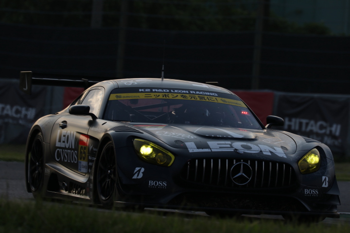 決勝レース: 黒澤治樹（LEON CVSTOS AMG）