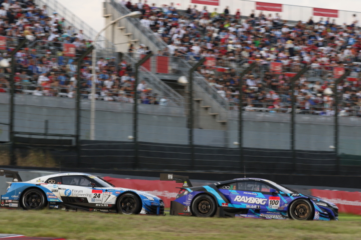 決勝レース: RAYBRIG NSX-GT vs フォーラムエンジニアリングADVAN GT-R