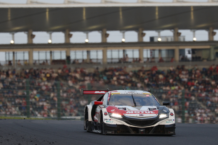 決勝レース: 武藤英紀（MOTUL MUGEN NSX-GT）
