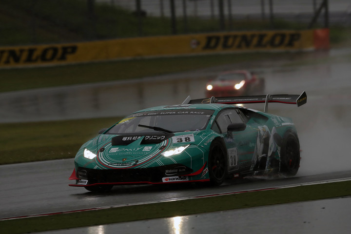 総合＆GT3クラス2位の落合俊之／松本武士組（HOJUST HURACAN）