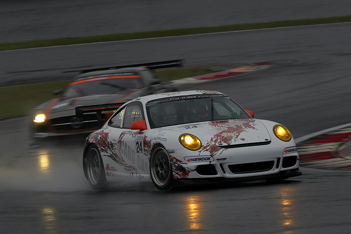 CUP1クラス優勝の肥後聡彌（CARSCASOアネックス997GT3CUP）