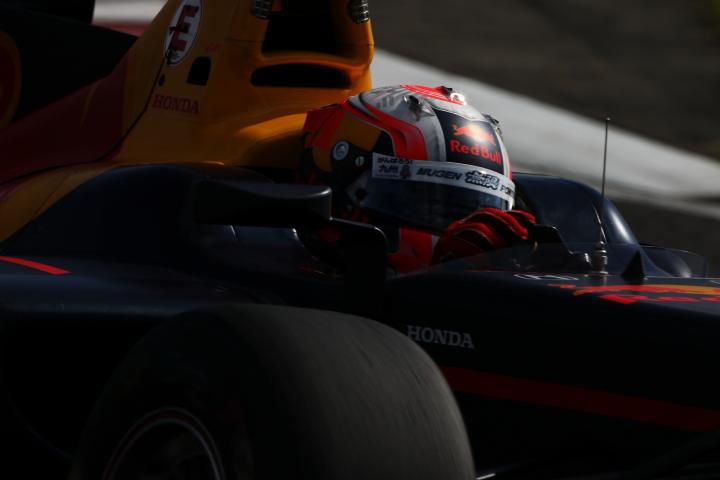 フリー走行 : ピエール・ガスリー（TEAM MUGEN SF14）