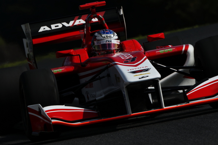 フリー走行 : ニック・キャシディ（FUJI x raffinee KONDO SF14）