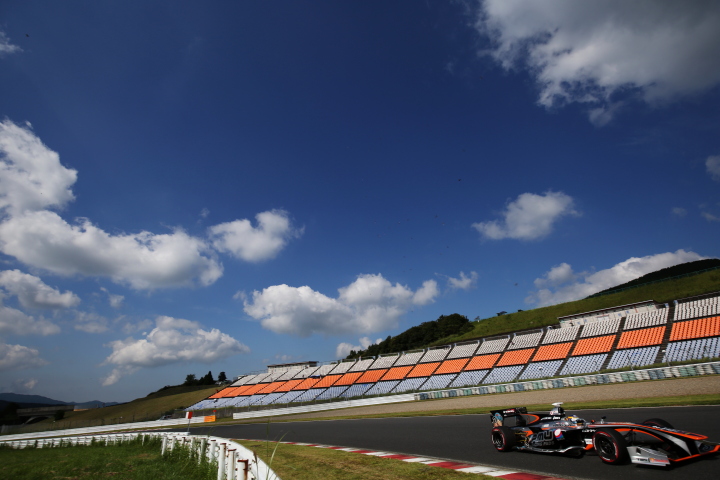 フリー走行 : 石浦宏明（P.MU/CERUMO・INGING SF14）