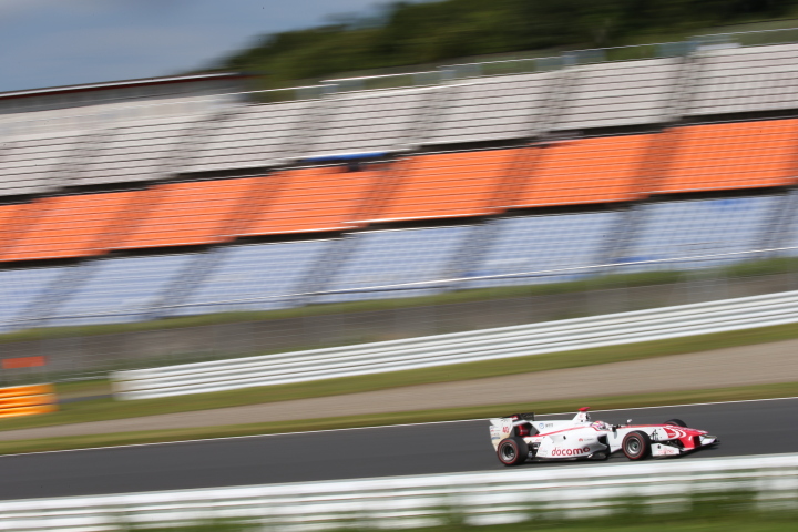 フリー走行 : 野尻智紀（DOCOMO DANDELION M40S SF14）