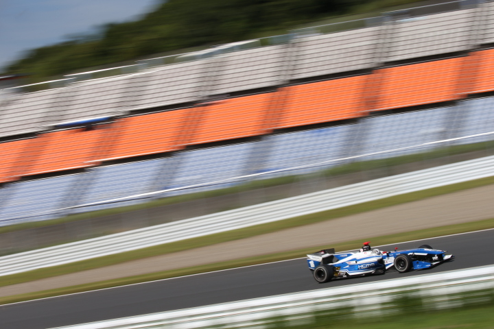 フリー走行 : 小林可夢偉（KCMG Elyse SF14）