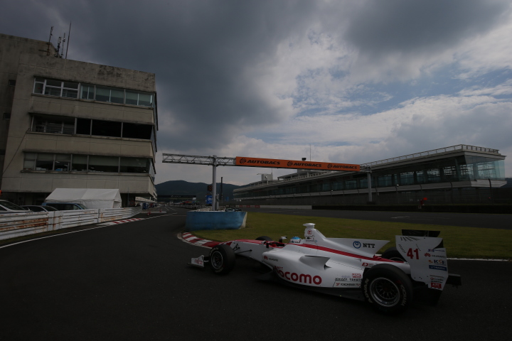 公式予選: 伊沢拓也（DOCOMO DANDELION M41Y SF14）