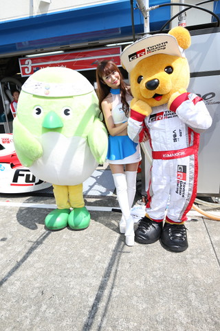 ピットウォーク: レースクイーン