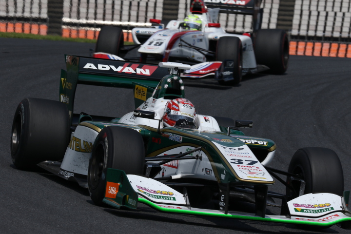 決勝レース: 中嶋一貴（VANTELIN KOWA TOM’S SF14）