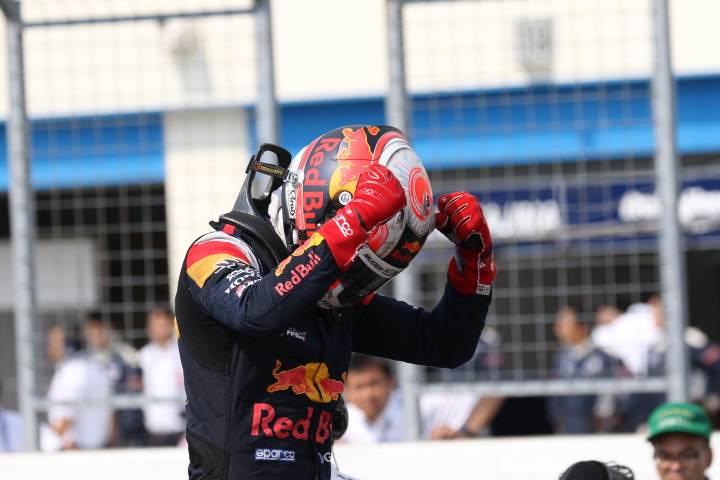 決勝レース: 優勝したピエール・ガスリー（TEAM MUGEN）