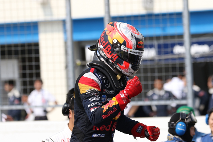 決勝レース: 優勝したピエール・ガスリー（TEAM MUGEN）