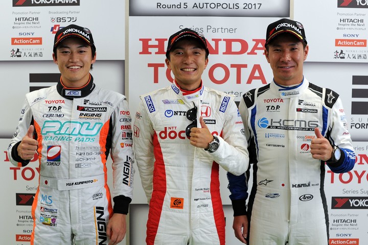 予選フォトセッション: トップ3のドライバーたち