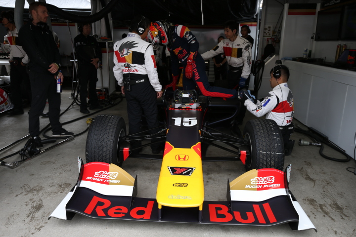 フリー走行: ピエール・ガスリー（TEAM MUGEN SF14）