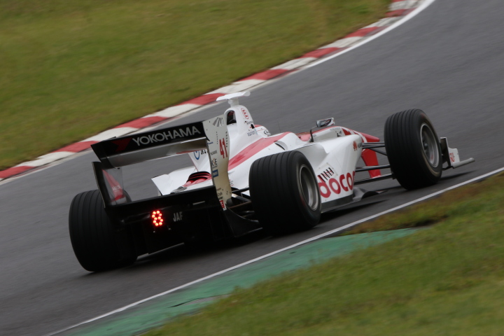 フリー走行: 伊沢拓也（DOCOMO DANDELION M41Y SF14）