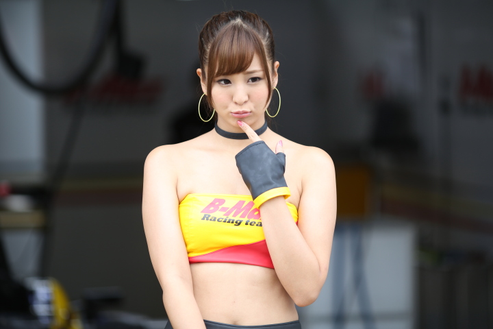 ピットウォーク: レースクイーン