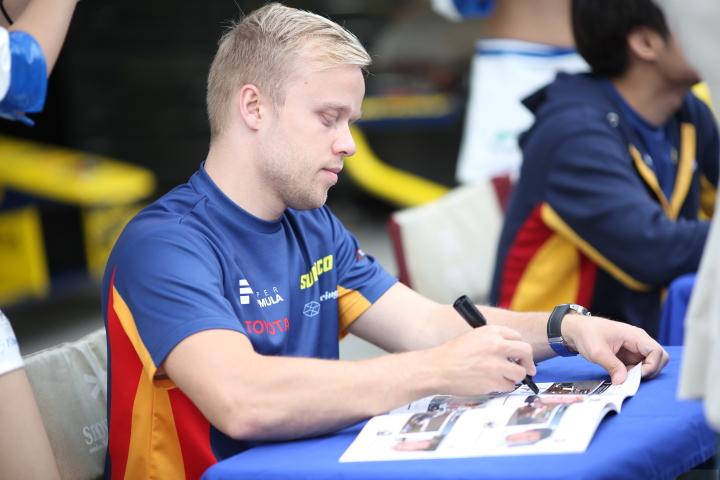 ピットウォーク: フェリックス・ローゼンクヴィスト（SUNOCO TEAM LEMANS）