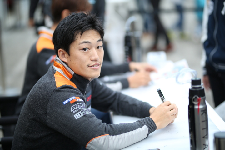 キッズピットウォーク: 国本雄資（P.MU/CERUMO · INGING）