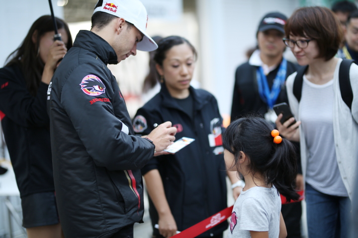 キッズピットウォーク: ピエール・ガスリー（TEAM MUGEN）