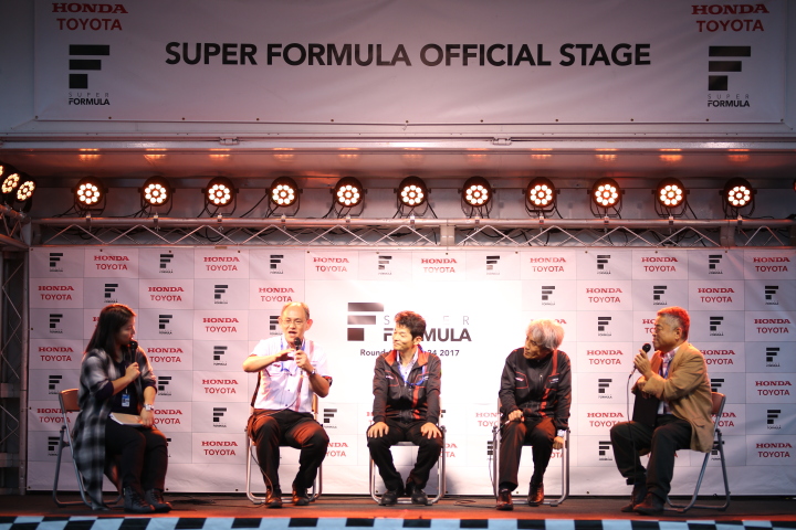 ヨコハマタイヤのトークショー