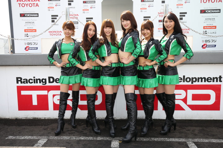 ピットウォーク: レースクイーン