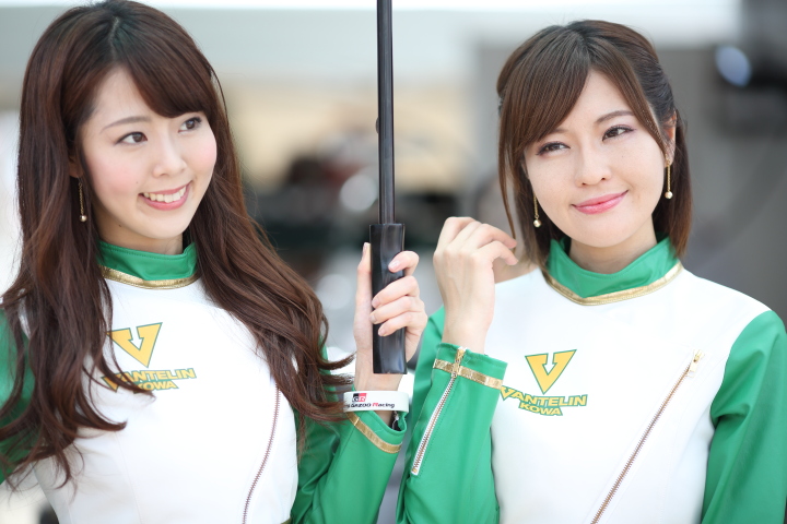 ピットウォーク: レースクイーン