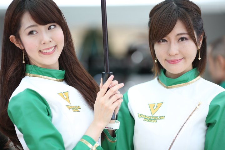 ピットウォーク: レースクイーン