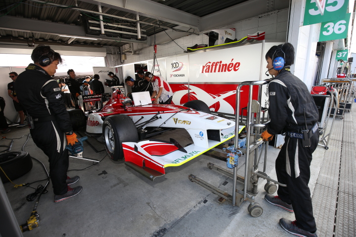 スタート進行: 山下健太（FUJI x raffinee KONDO SF14）