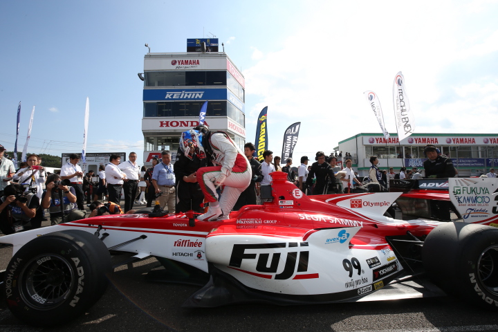 スタート進行: ニック・キャシディ（FUJI x raffinee KONDO SF14）