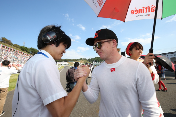 スタート進行: ニック・キャシディ（KONDO RACING）