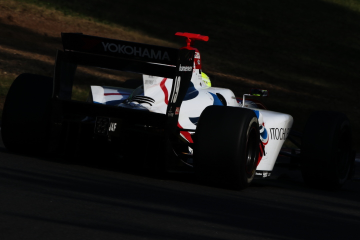 決勝レース: 関口雄飛（ITOCHU ENEX TEAM IMPUL SF14）