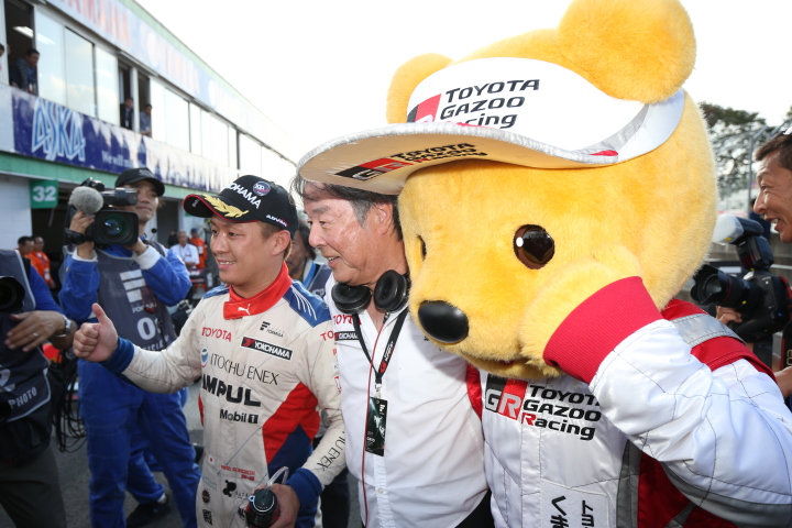 決勝レース: 関口雄飛、星野一義監督、トヨタくま吉