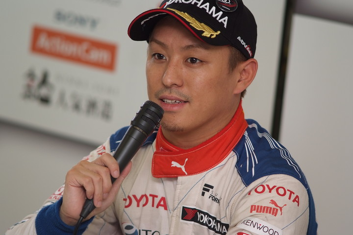 予選記者会見: 2位の関口雄飛（ITOCHU ENEX TEAM IMPUL）