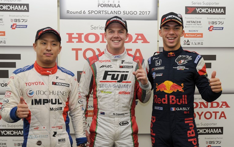 予選フォトセッション: トップ3のドライバーたち