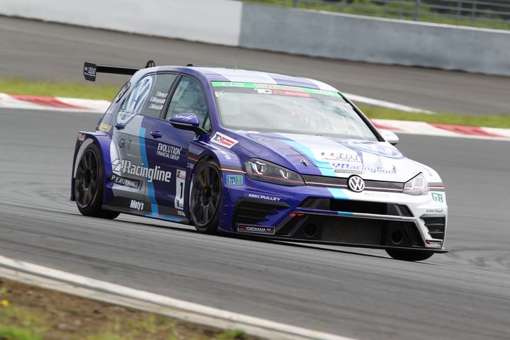 ST-STRクラスポールポジションはフィリップ・デベサ／密山祥吾／脇阪寿一組（Racingline PERFORMANCE GOLF TCR）