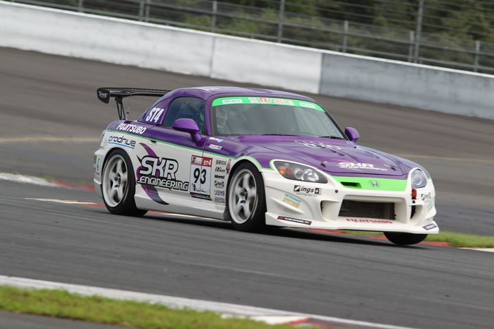 ST-4クラスポールポジションは太田侑弥／佐々木雅弘／柴田優作組（SKR ENGINEERING ings S2000）