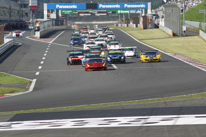 10時間先のゴールを目指してスタートが切られた（グループ1）