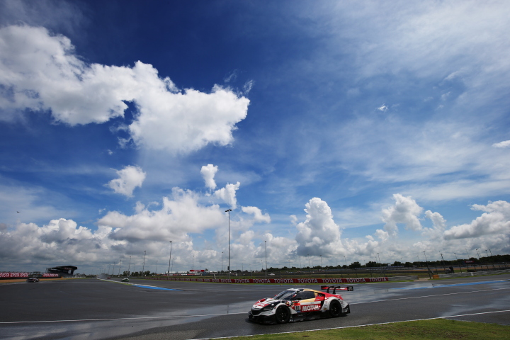 公式練習: 武藤英紀／中嶋大祐組（MOTUL MUGEN NSX-GT）