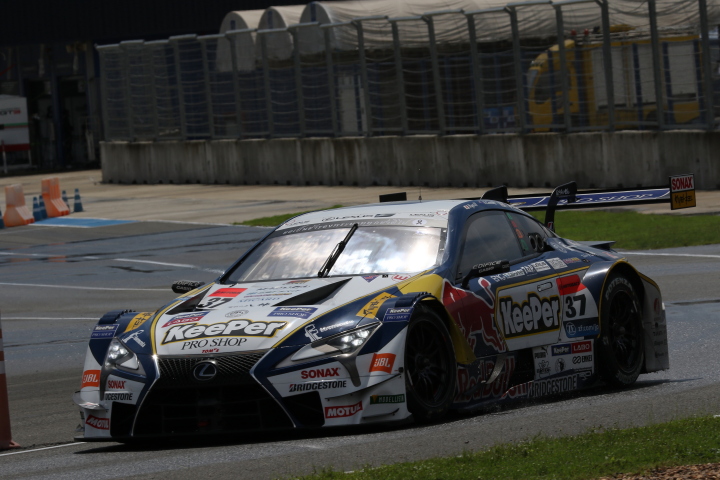 公式練習: 平川亮／ニック・キャシディ組（KeePer TOM'S LC500）