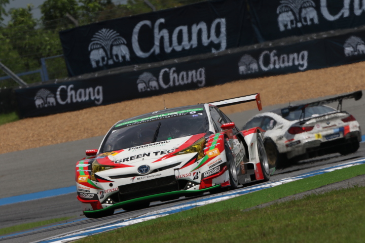 公式練習: 嵯峨宏紀／久保凜太郎組（TOYOTA PRIUS apr GT）