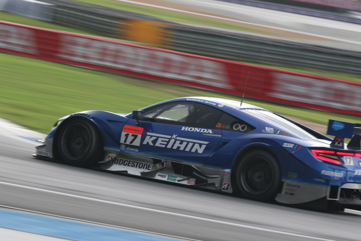 公式予選: 塚越広大／小暮卓史組（KEIHIN NSX-GT）