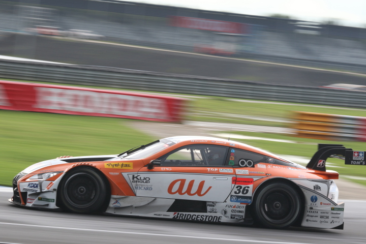 公式予選: 中嶋一貴／ジェームス・ロシター組（au TOM'S LC500）