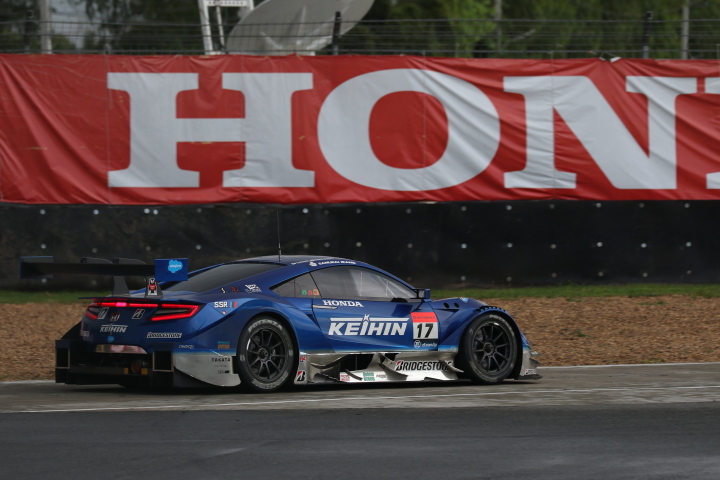 公式予選: 塚越広大／小暮卓史組（KEIHIN NSX-GT）