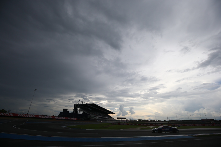 公式予選: 塚越広大／小暮卓史組（KEIHIN NSX-GT）
