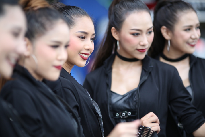 ピットウォーク: レースクイーン