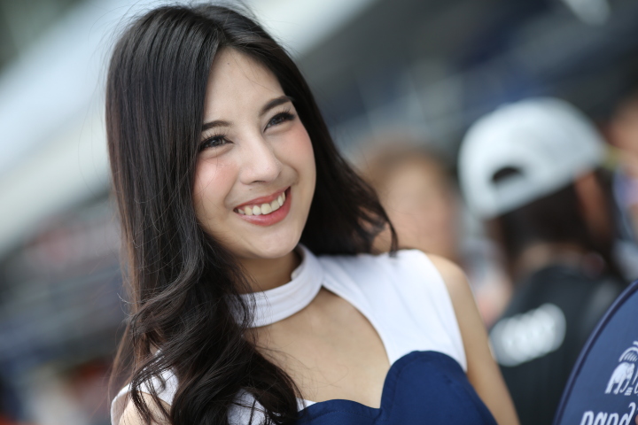 ピットウォーク: レースクイーン