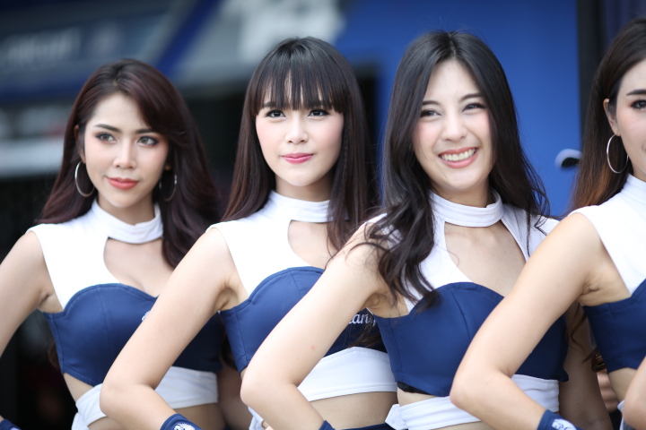 ピットウォーク: レースクイーン